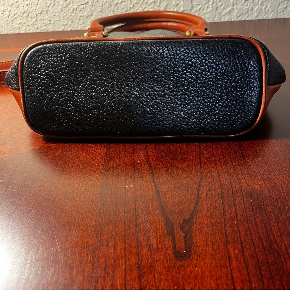 Vintage Black and Brown Leather Handbag - Picture 3 of 7